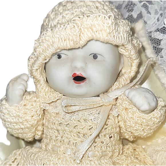 6" Old Antique #9 Baby Bisque Jointed Doll in Beautiful Crocheted With Nice Bed - Picture 10 of 12